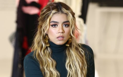 Está a punto de cumplir 25 años y le encanta usar botas.