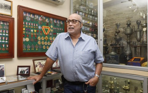 Delgado tiene en una oficina de su academia, al norte de Guayaquil, todos sus títulos conseguidos en su etapa como deportista.