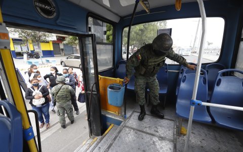 Las acciones se encaminaron al control de armas y explosivos, pero los militares debieron de revisar en buses.