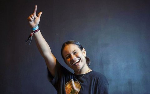 Isis se graduó en el colegio Espíritu Santo y actualmente curso su carrera universitaria en UTPL.