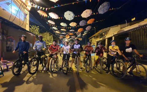 3. Ciclistas. Grupos de Milagro y de Guayaquil hacen paseos nocturnos, sobre todo los fines de semana.