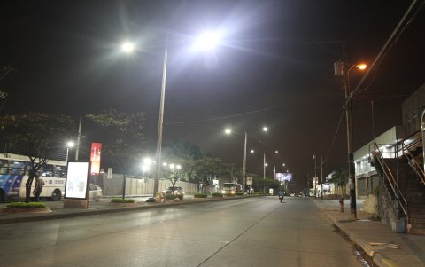 Hay vías y sectores de la ciudad que ya experimentan un cambio de iluminación con led.