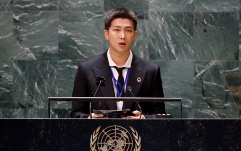 RM de la banda surcoreana BTS habla durante el evento SDG Moment en la 76 Asamblea General de Naciones Unidas en Nueva York (EE.UU.), este 20 de septiembre de 2021.