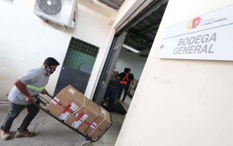 Entrega de medicamentos a los distintos hospitales públicos de Guayaquil por parte del Ministerio de Salud, el 14 de septiembre en Guayaquil.