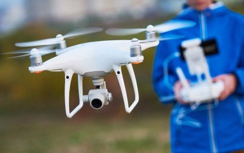 Actualmente mucha gente vuela drones sin conocer mucho de estos equipos y peor, la normativa vigente.