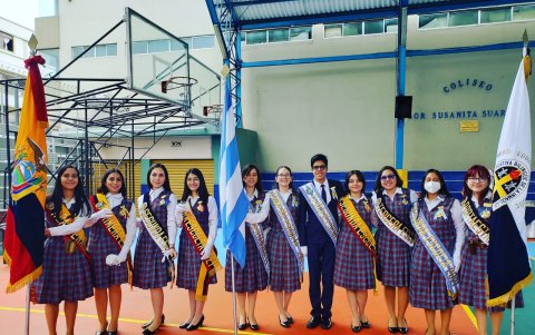 Los mejores estudiantes de La Inmaculada conforman el cuadro de honor de la institución que realizó el juramento a la bandera de manera presencial.