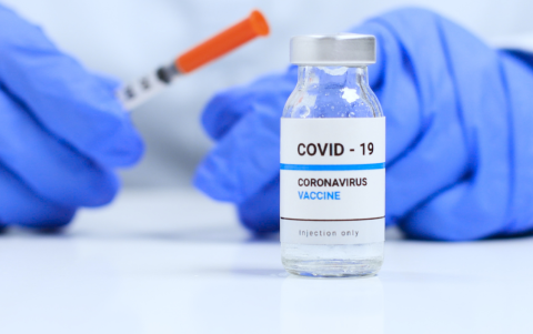 La de Pfizer/BioNTech es la única vacuna que cuenta con aprobación total para su uso.