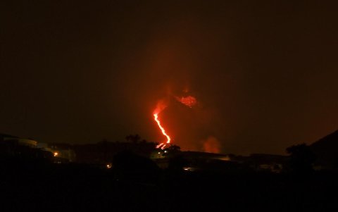 El volcán se toma una pausa tras expulsar 46 millones de metros cúbicos.