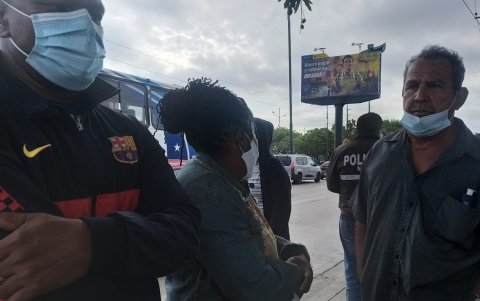 Maura Castillo, acompañada de varios parientes, llegó desde la provincia de Esmeraldas.