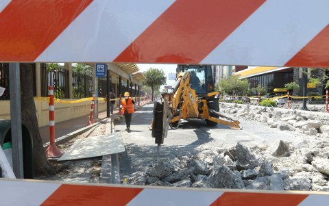 Tramos. Por los trabajos está cerrado desde la avenida Benjamín Carrión hasta la José María Egas (a la altura de la iglesia la Alborada).