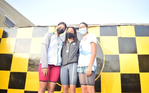 Pichincha (c) y Guayas (d) son las dos provincias que comúnmente llegan al podio. El torneo tuvo dos días de duración. Entre ellos estuvo el 1-2.