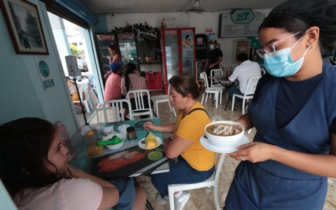 Encebollado. El Pez Volador sigue deleitando el paladar de los visitantes.