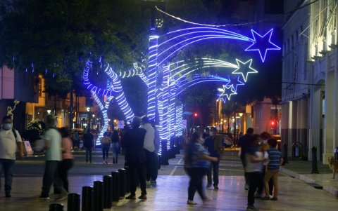 Las familias han empezado a recorrer los espacios turísticos de la ciudad.