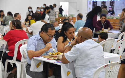 Gastronomía. Un total de 27 huecas participaron en la feria.