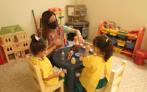 Establecimiento. Burbujitas cuenta con rincones de agua y arena, del Hogar, de lectura, de construcción, de dramatización.