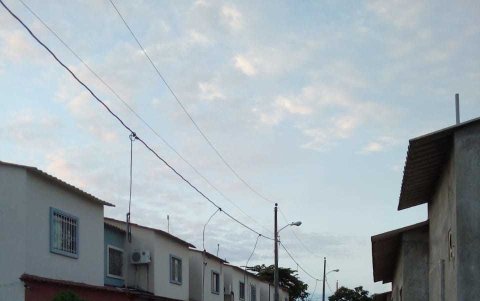 Falta de servicios. En el complejo, nadie cuida de los espacios comunitarios.