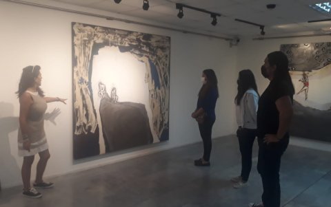 Rosy Revelo decidió realizar una intervención de dos de sus obras en el museo.