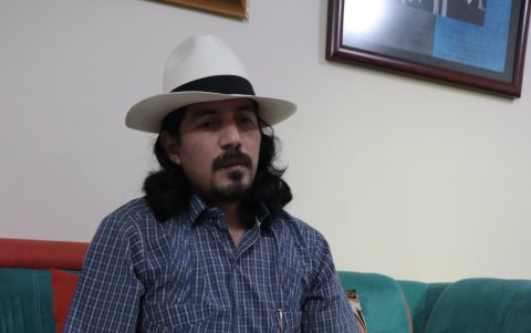 Pablo Jarrín, coleccionista de monedas.