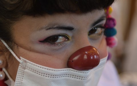 Cada uno de los presentes, se pintó el rostro y llegó con accesorios que transmitían felicidad.