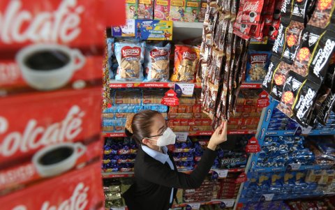 En las tiendas se encuentran sachet de café para cuatro tazas, el costo va desde los 0,35 de dólares.