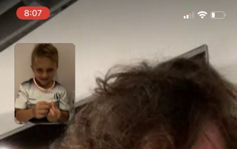 El mismo Fernando Alonso le hizo una videollamada a Alejandro para conocerlo.