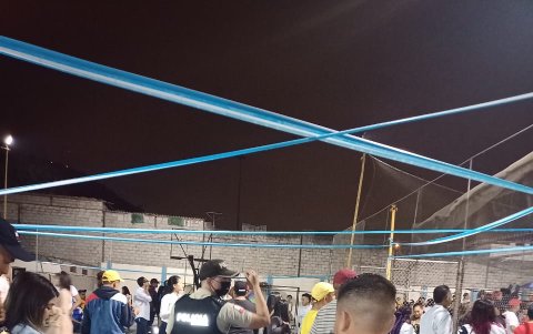 Otra fotografía proporcionada por la Policía, sobre la fiesta en la Av. Rodríguez Bonín.