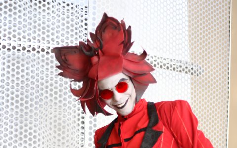 Julio en la caracterización de Alastor.