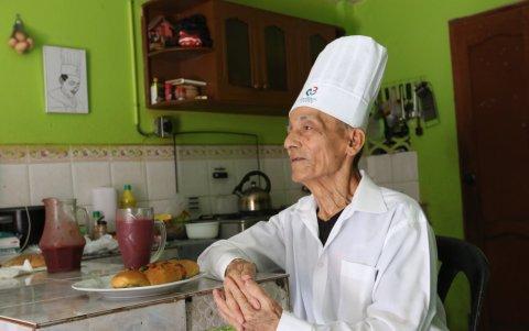 José Loor Murillo es un chefs que posiblemente más ha preparado la bebida típica en Guayaquil.,