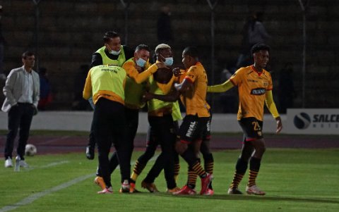 La deuda total de Barcelona asciende los 40 milloones de dólares.