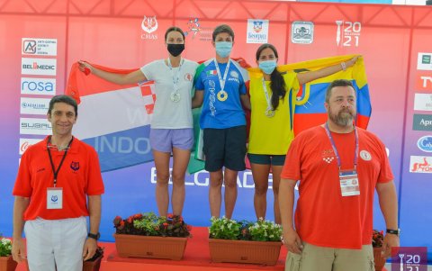 En el podio del Mundial de Apnea en Serbia.