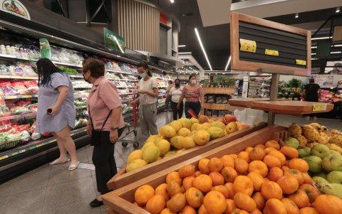 Megamaxi.- Miércoles de legumbres y frutas en Megamaxi, es una de las promociones donde se encuentra el alimento con oferta del 20 %.
