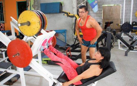 Los deportistas siguen exigentes rutinas para la prueba internacional.