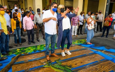 Xavier Álvarez, gerente de Siglo XXI, y la alcaldesa de Guayaquil, Cynthia Viteri, investigados por peculado.