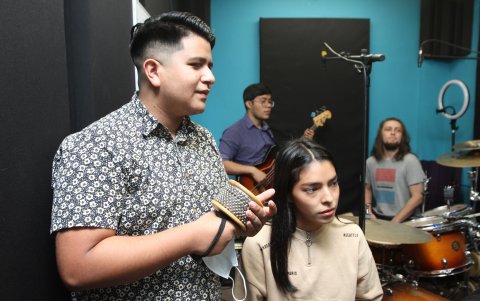 John Calle y Luisa Limones son las voces principales del repertorio que se dará próximamente.