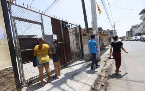 Los residentes de Los Rosales 2 han tenido que cerrar sus peatonales, debido a la inseguridad que azota a la zona.