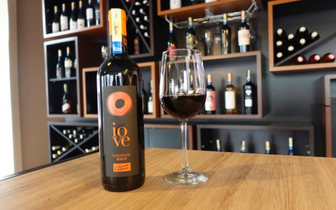 Vino de la casa en Vinum.