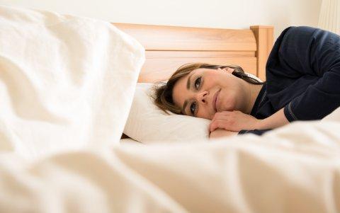 Al levantarse, quédese unos minutos en la cama para tomar conciencia del entorno.