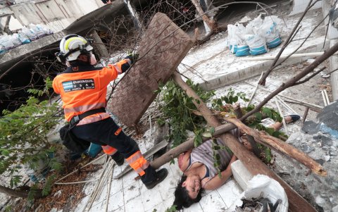 Jornada. Hubo simulación de personas rescatadas tras colapsos estructurales.