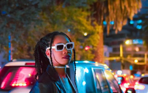 Alhi para el lente de Expresiones.