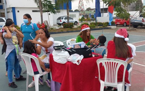 En el acto además hubo un show de caritas pintadas.