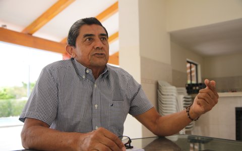 Ayala inició sus estudios en la Escuela Superior Naval del Ecuador y los concluyó en la Escuela Naval Militar de Argentina. Se retiró con el grado de capitán de navío. Como residente, reclama atención a las autoridades y denuncia el abandono de la zona.