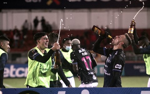 Los elementos de Independiente del Valle celebran haber obtenido el paso a la final de la LigaPro.