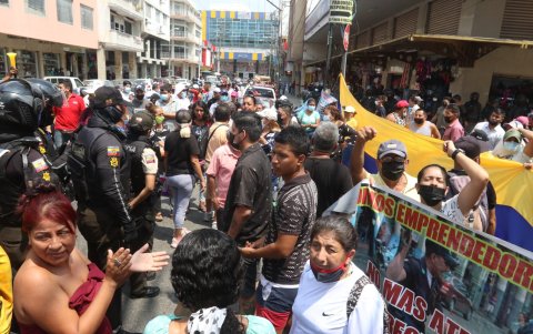 Este es el sexto plantón que realiza la agrupación, que espera respuestas por parte de las autoridades.