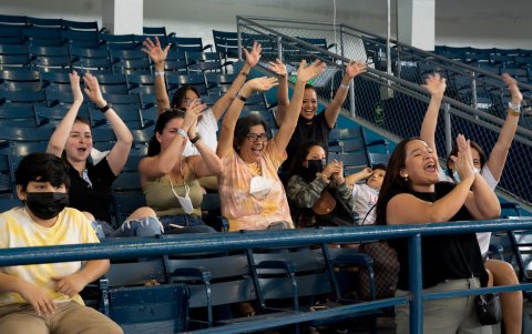 El público se manifestó eufórico en cada combate.