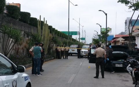El suceso y la llegada de muchos elementos de la Policía causaron conmoción en esta zona residencial del norte de Guayaquil.