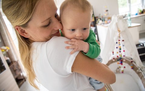 En dos tercios de los casos, este patrón de conducta desaparece después del tercer mes de vida.