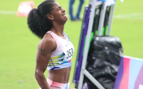 Suárez no aguantó y arrancó en llanto tras ver que su tiempo le dio el oro.