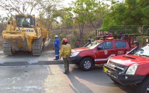 Hecho. Diferentes equipos se encuentran en el sitio.