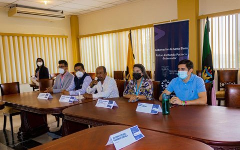 Estas fueron las únicas autoridades que acudieron a la cita, esta mañana.
