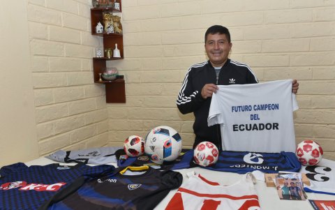 Jaime Leime fue futbolista, trabajó en Independiente del Valle y además es hincha del club.